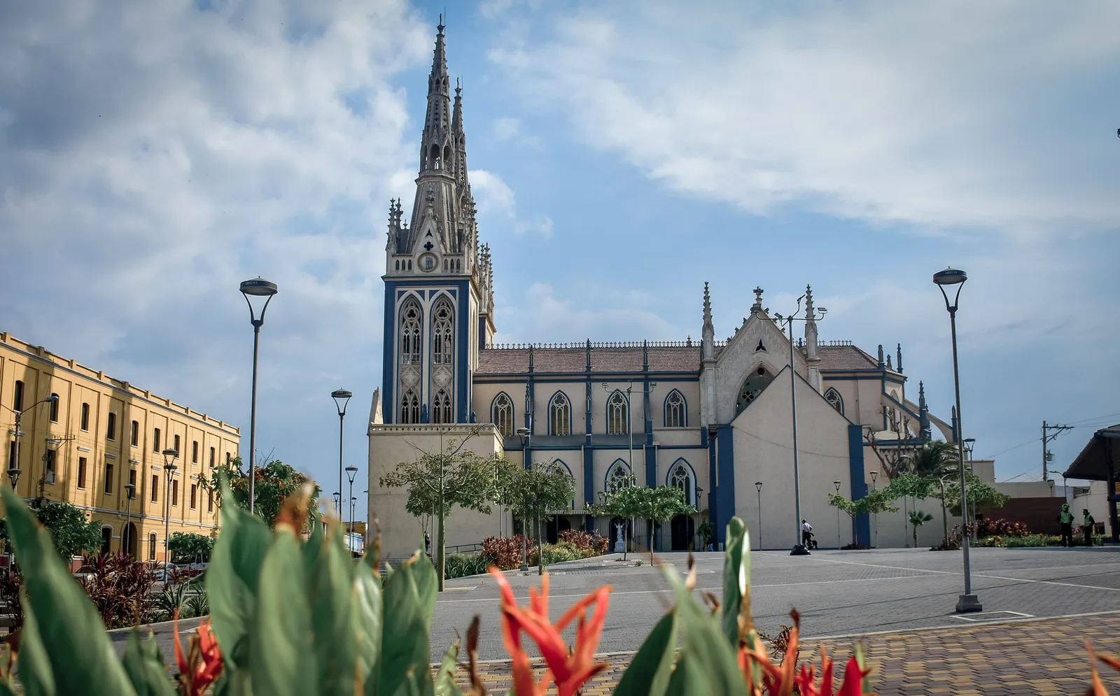 Iglesia de San Nicolás y su entorno urbano
