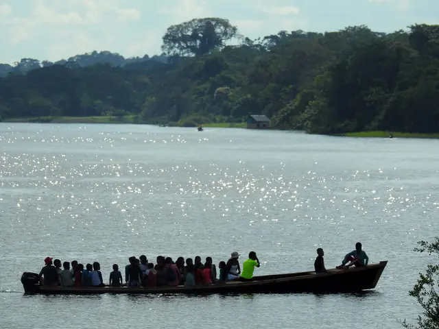 Navegación por el río Amazonas, Leticia