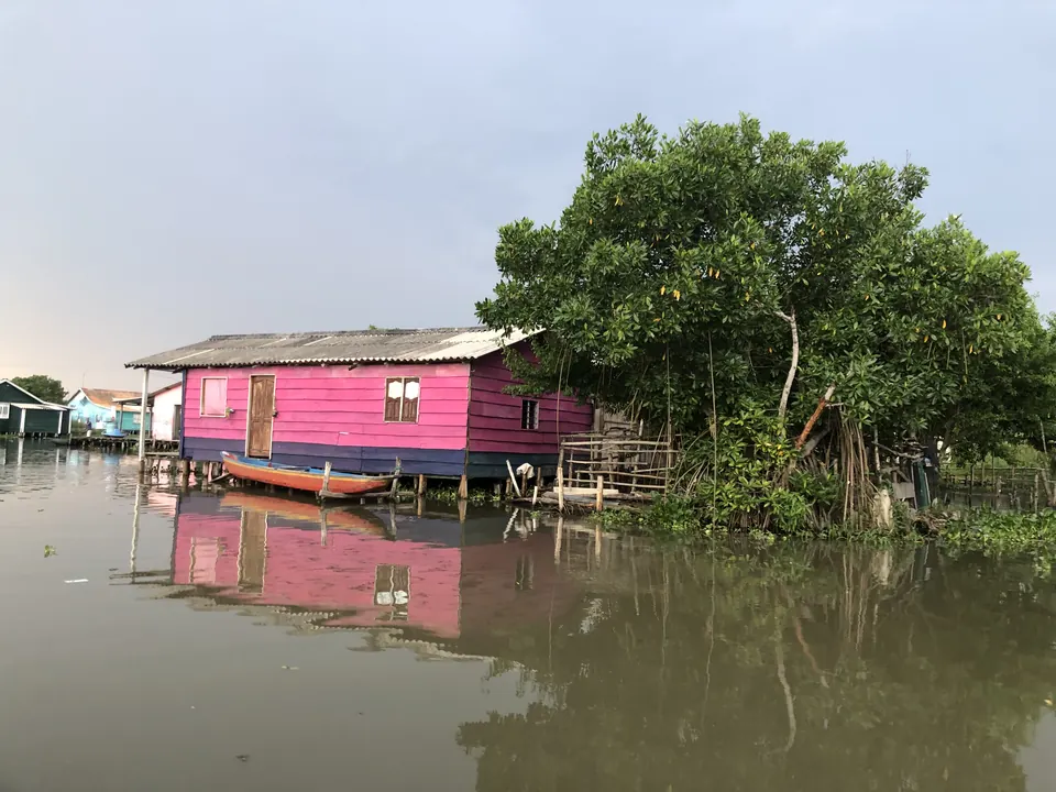 Vivienda palafítica en Nueva Venecia, Ciénaga Grande de Santa Marta, Sitionuevo